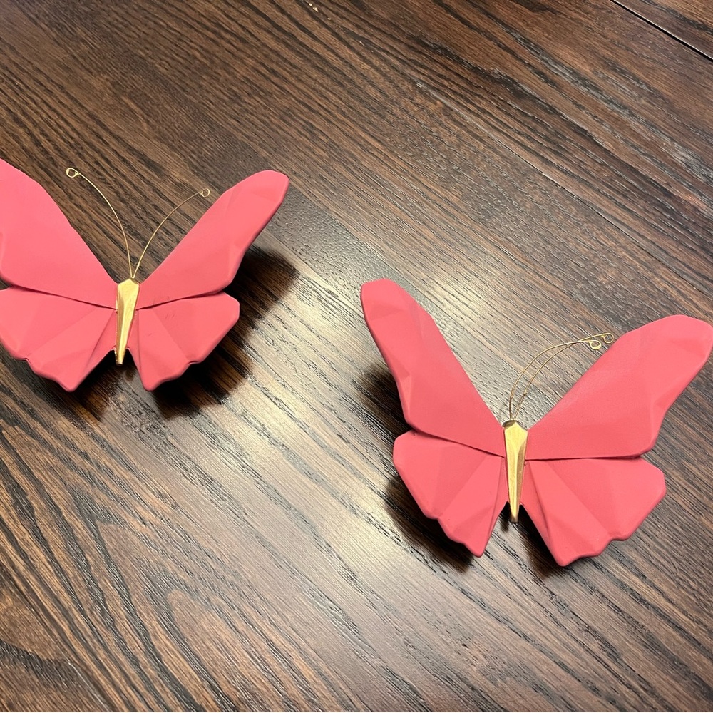Adorable 3D butterflies wall decor